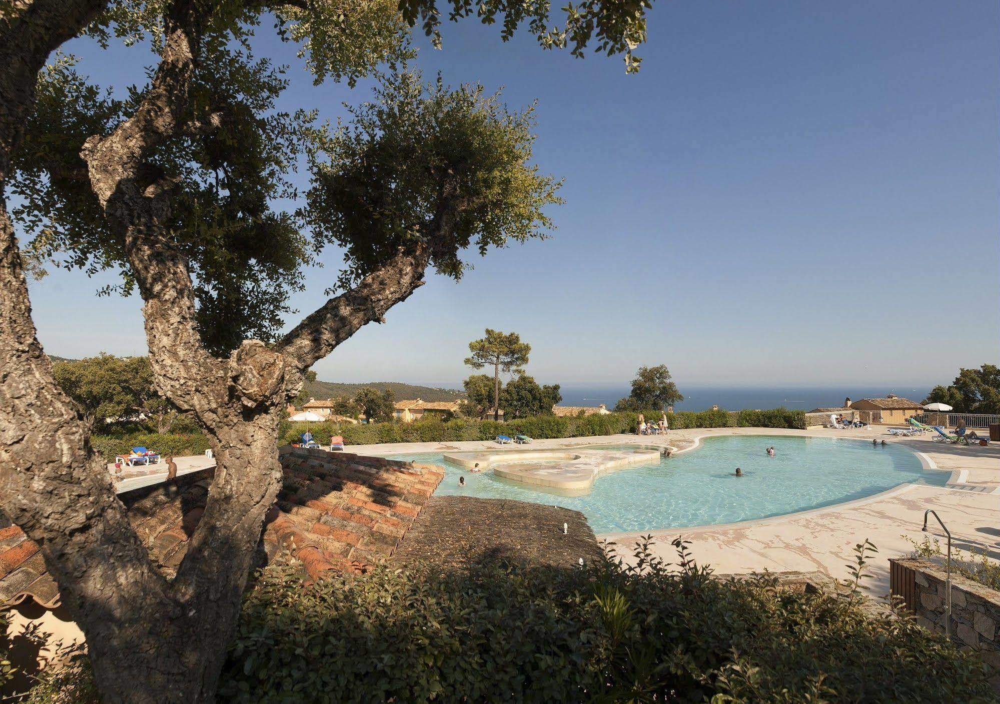 P&V Residence Le Hameau Des Issambrr Sainte-Maxime Exterior foto
